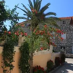 Apartment By The Sea Orebic, Peljesac - 4525 *